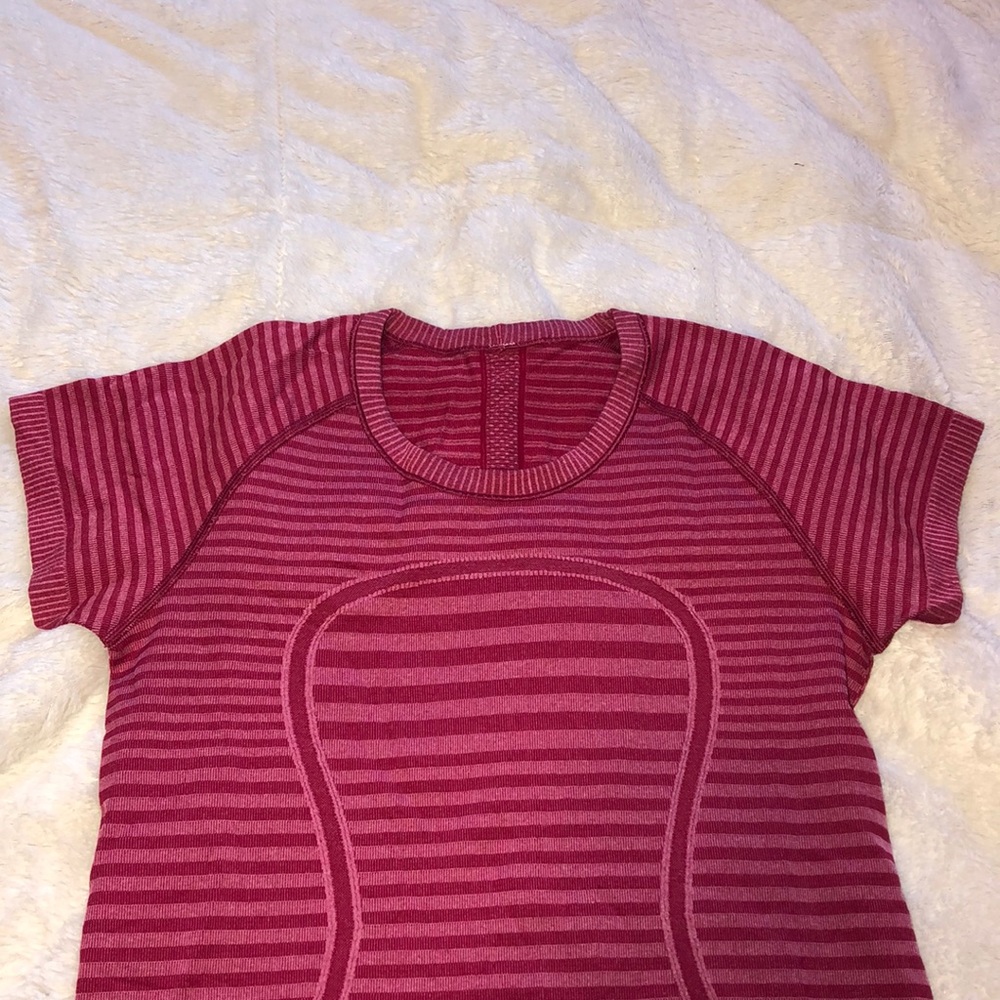 Lululemon Swiftly Tech S/S Crew Workout Top!!!